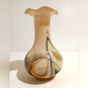 Elegant Vintage Swirled Blown Glass Vase